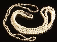 Lot 492 - Two cultured pearl necklaces