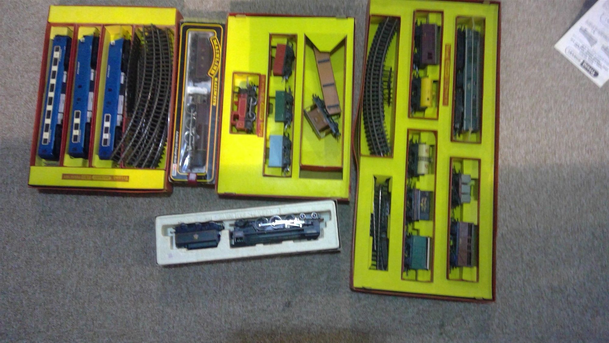 Lot 1111 Train sets
