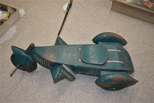 Lot 1682 - 1930s peddle car