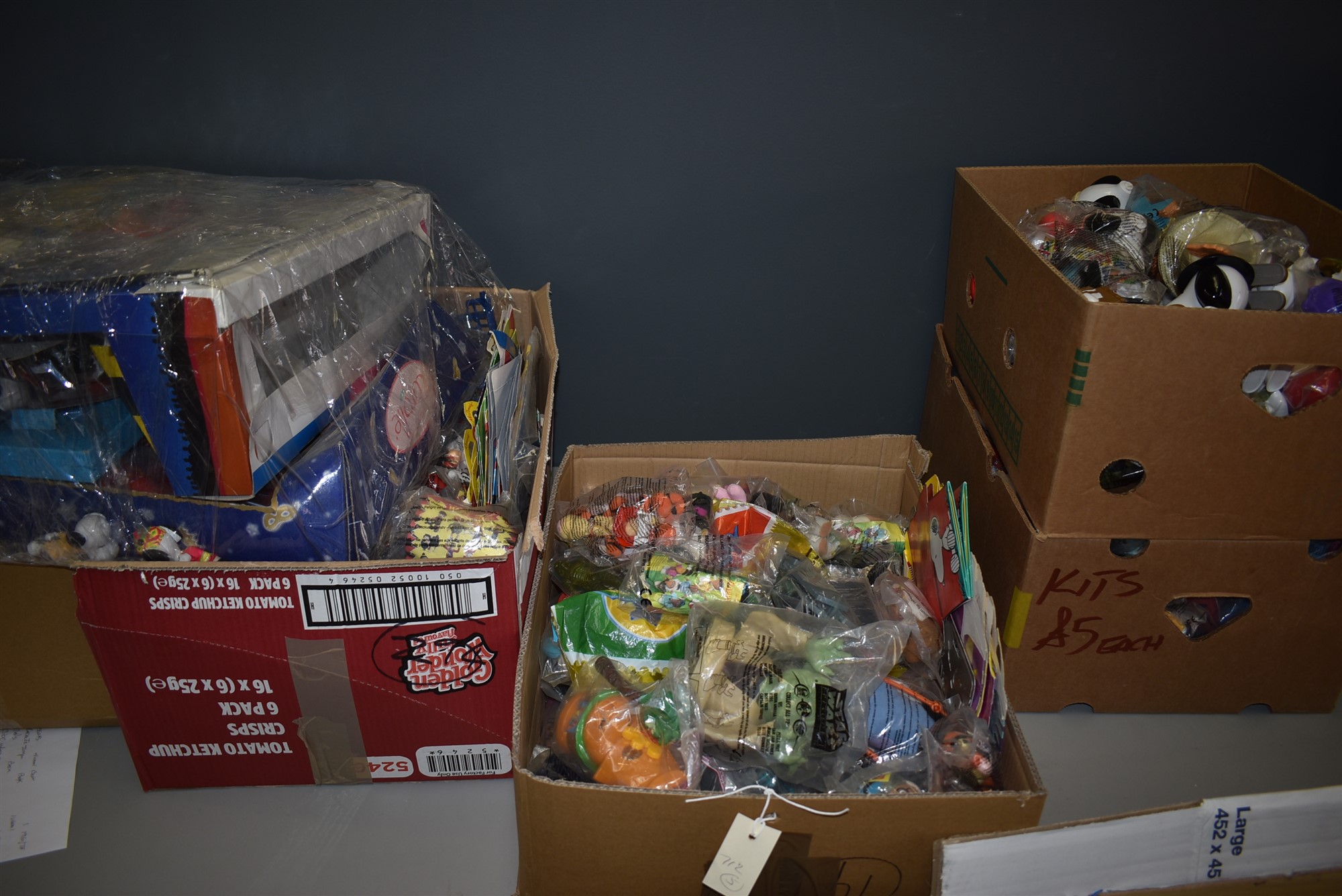 Lot 1701 - Happy meal toys