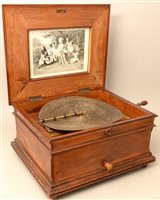 Lot 132 - An Imperial symphonion disc musical box and discs.