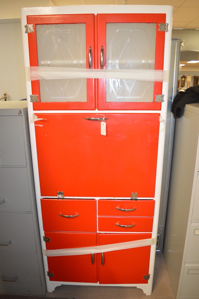 Lot 636 1950's free standing kitchen