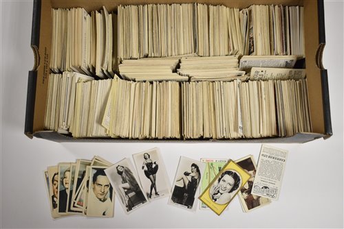Lot 80 - Box of loose cigarette cards