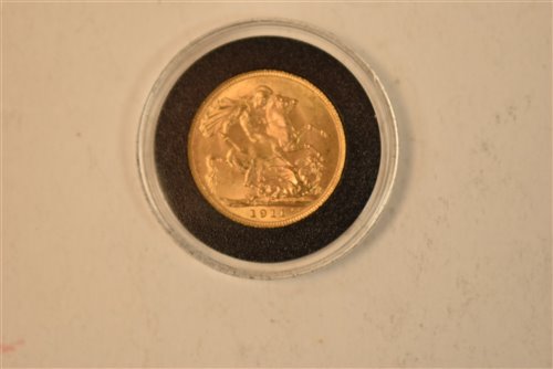 Lot 182 - George V gold sovereign