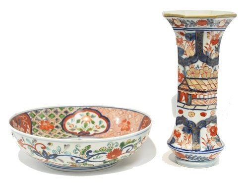 Lot 46 - Japanese Imari bowl; and a vase.