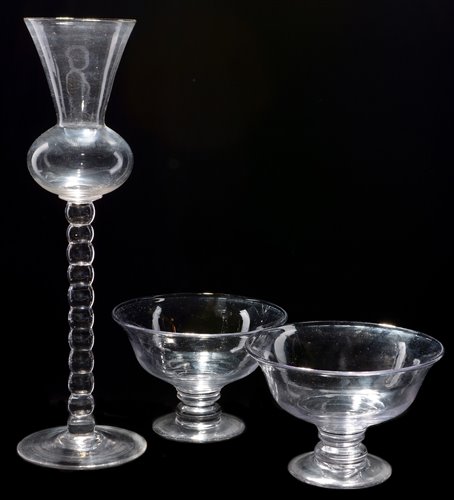 Lot 136 - A pair of fruit bowls; and a goblet.