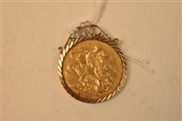 Lot 134 - Queen Victoria gold sovereign