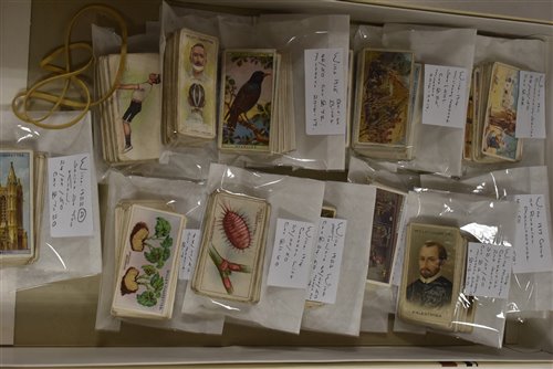 Lot 101 - Cigarette cards Wills including 1916 military motors set