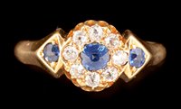 Lot 532 - Sapphire and diamond ring