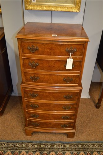 Lot 1156 - chest of drawers
