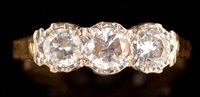 Lot 554 - Three stone diamond ring