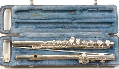 Lot 28 - Yamaha flute cased