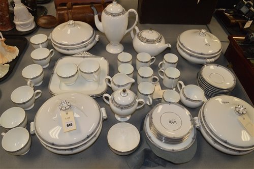 Lot 949 - Wedgwood tea and dinner ware