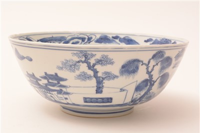Lot 16 - A 19th Century Chinese blue and white bowl.