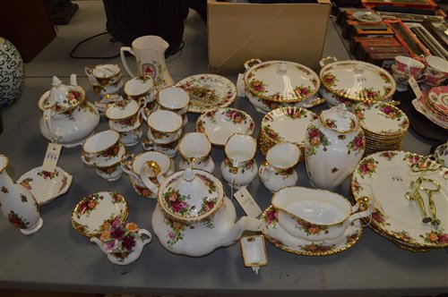 Lot 577 - Royal Albert ceramics