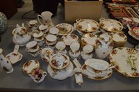 Lot 577 - Royal Albert ceramics