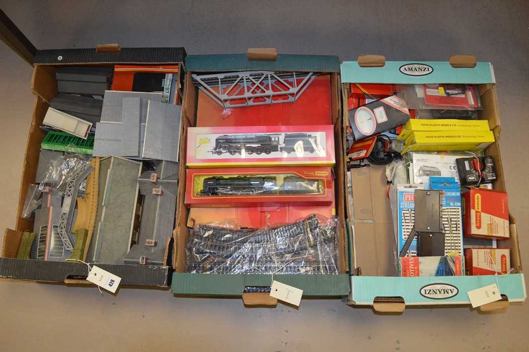 Lot 428 - Triang/Hornby 00 gauge model railway items