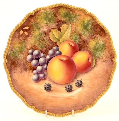 Lot 129 - A Royal Worcester fruit painted dessert plate.