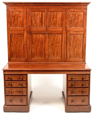 Lot 847 - An early 20th Century mahogany pedestal desk
