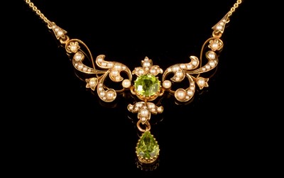 Lot 567 - Edwardian necklace