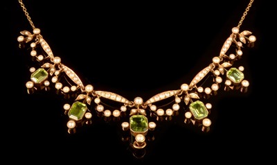 Lot 570 - Edwardian necklace