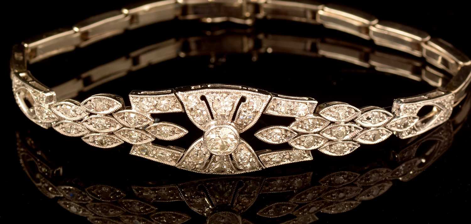 Lot 602 - Edwardian diamond bracelet