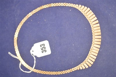 Lot 353 - 9ct gold fringe necklace