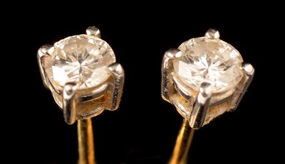 Lot 606 - Diamond stud earrings