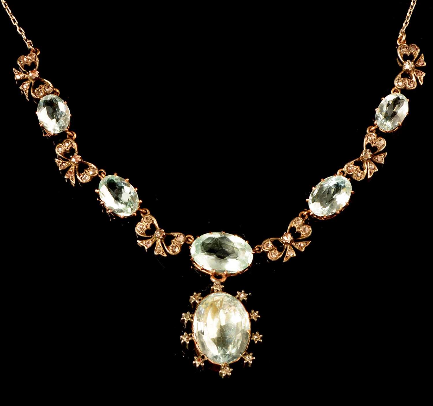 Lot 611 - Aquamarine and diamond necklace