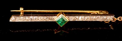 Lot 612 - Emerald and diamond bar brooch