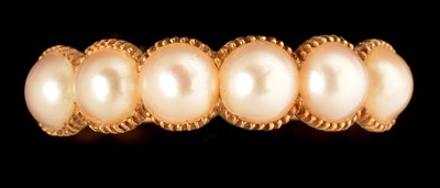 Lot 613 - Half pearl set ring