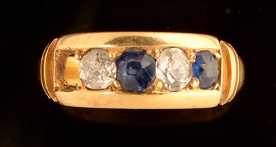 Lot 134 - Sapphire and diamond ring