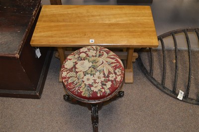 Lot 730 - Coffee table and stool