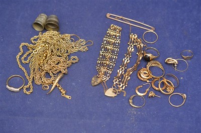 Lot 379 - Gold and other jewellery