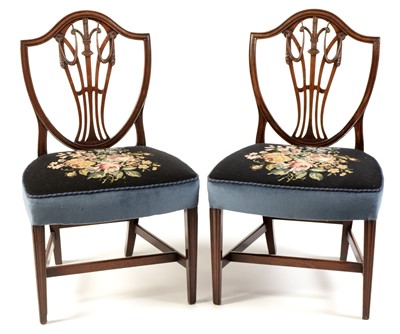 Lot 824 - Pair of Hepplewhite style dining chairs