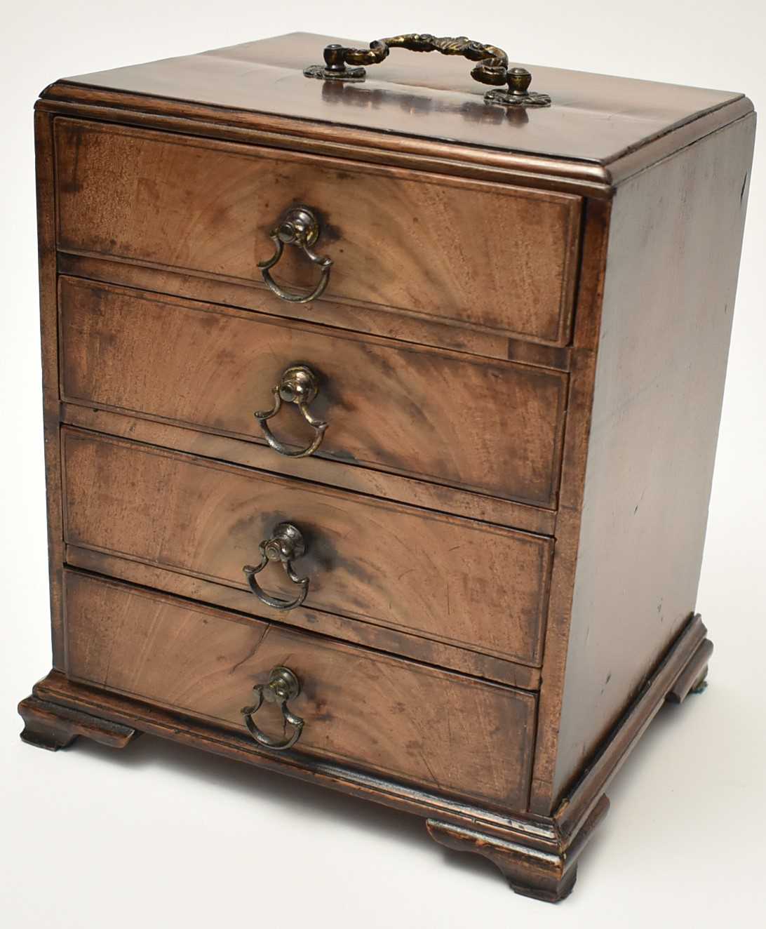 Lot 437 - Apprentice chest of drawers