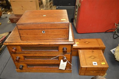 Lot 647 - Wooden items