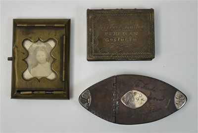 Lot 535 - Thee snuff boxes