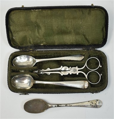 Lot 540 - Miniature tongs and spoons