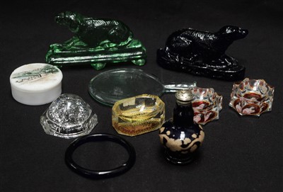 Lot 203 - Miscellaneous glass items.