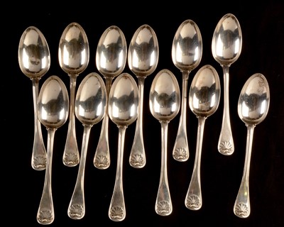 Lot 521 - A George IV suite of silver cutlery