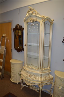 Lot 719 - French style display cabinet