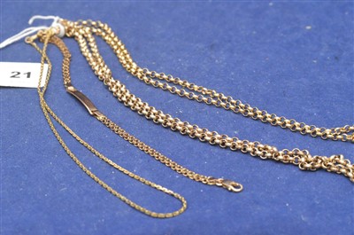 Lot 21 - Gold chains and bracelet