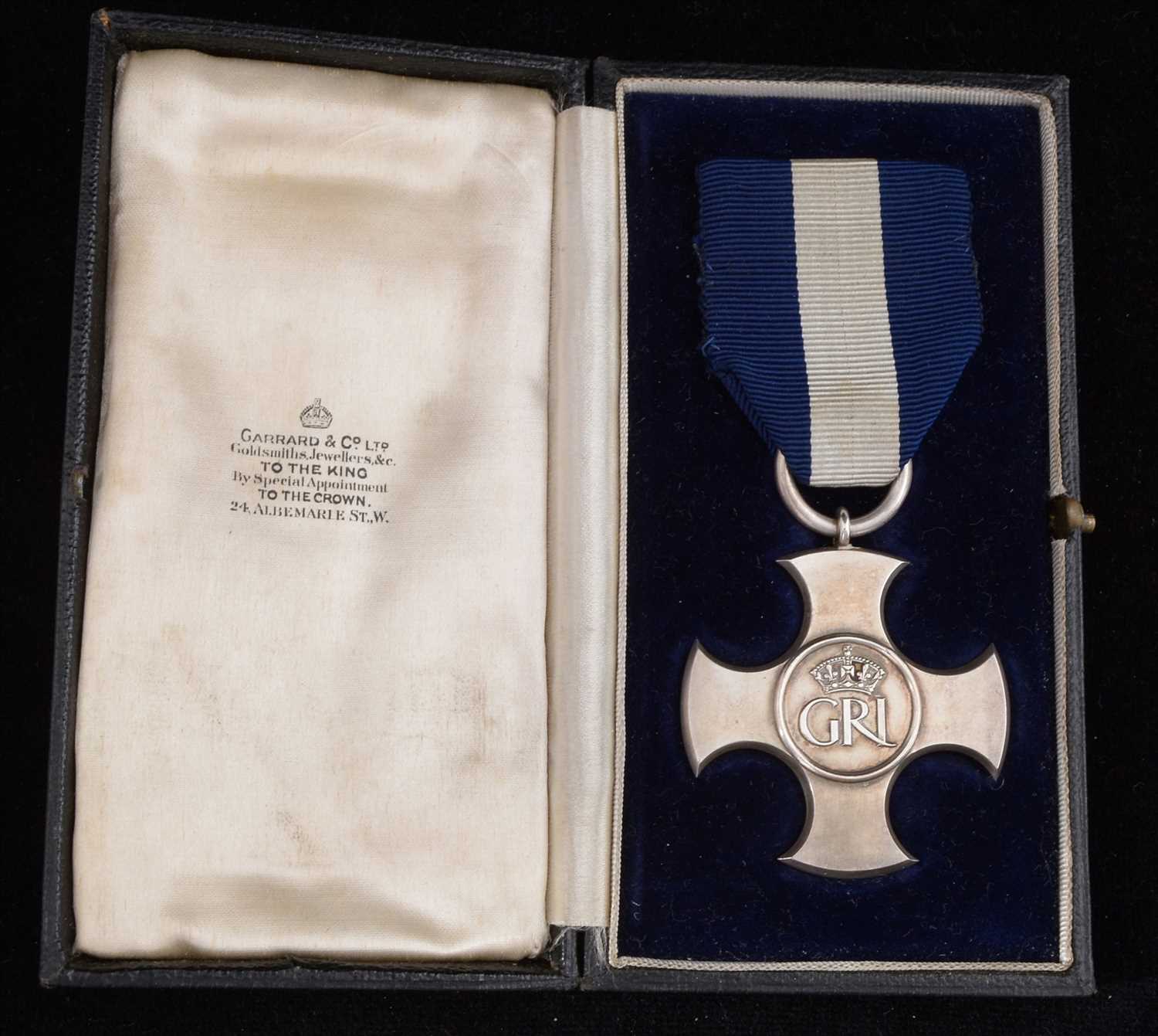 Lot 1542 - Distinguished Service Cross