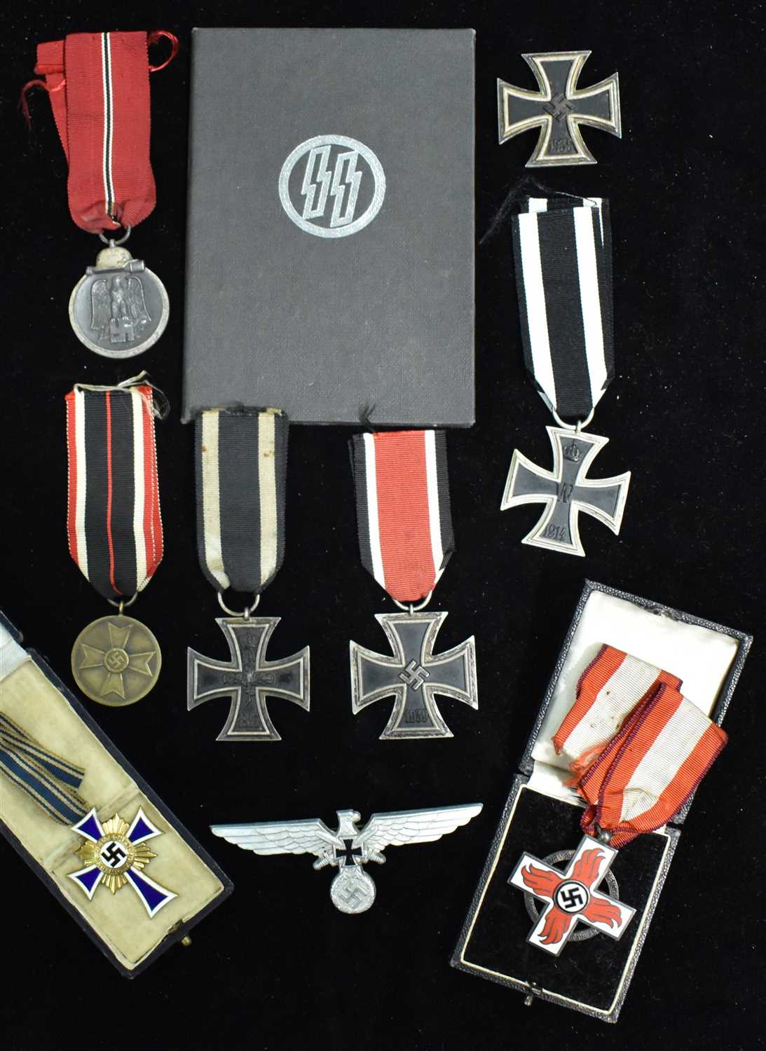 Lot 1700 - German medals
