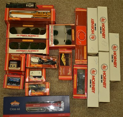 Lot 147 - Hornby 00-gauge boxed items