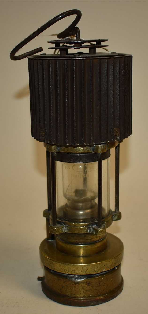 Lot 279 - Patterson Lamps Type HCP