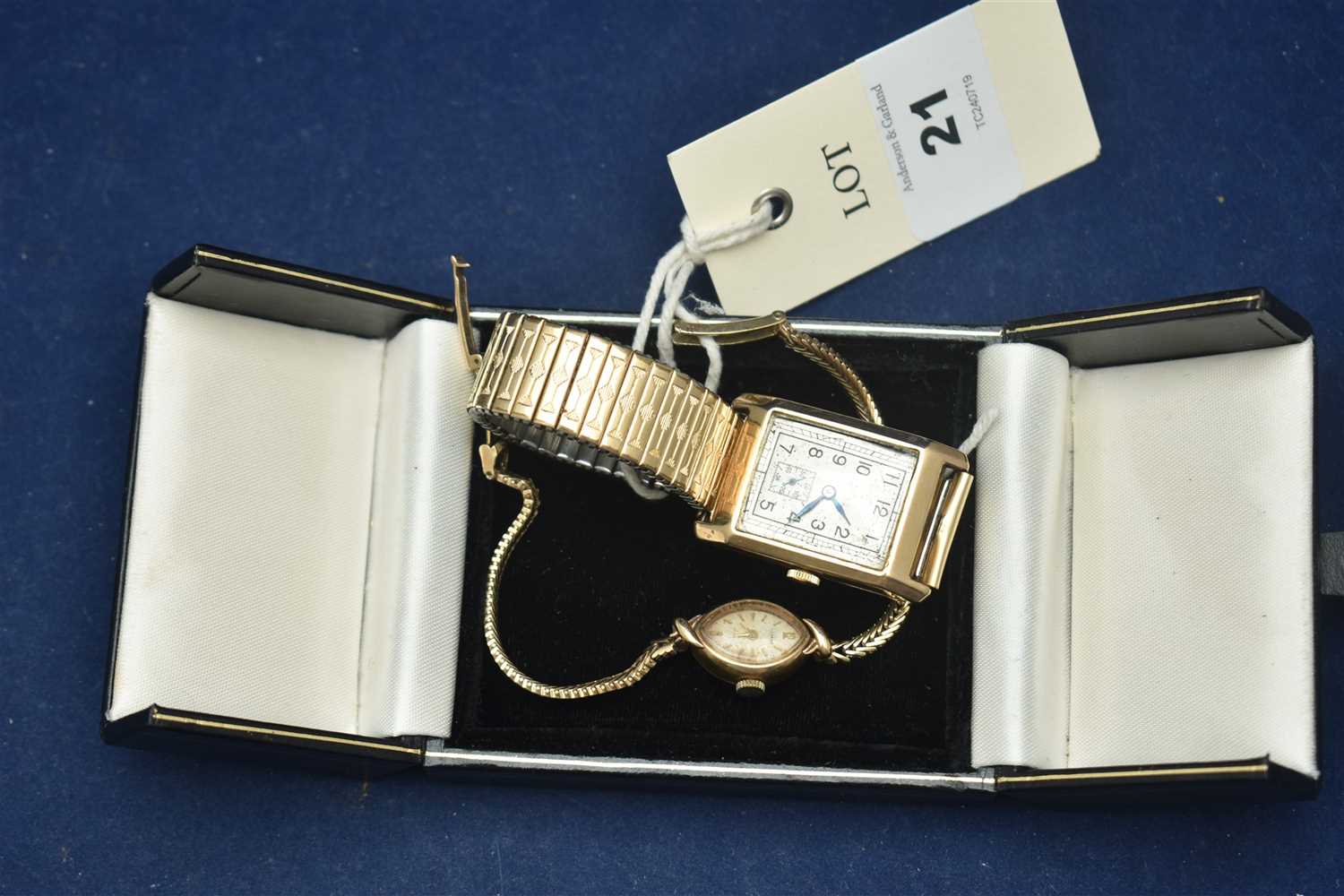 Lot 21 - Two gold wristwatches
