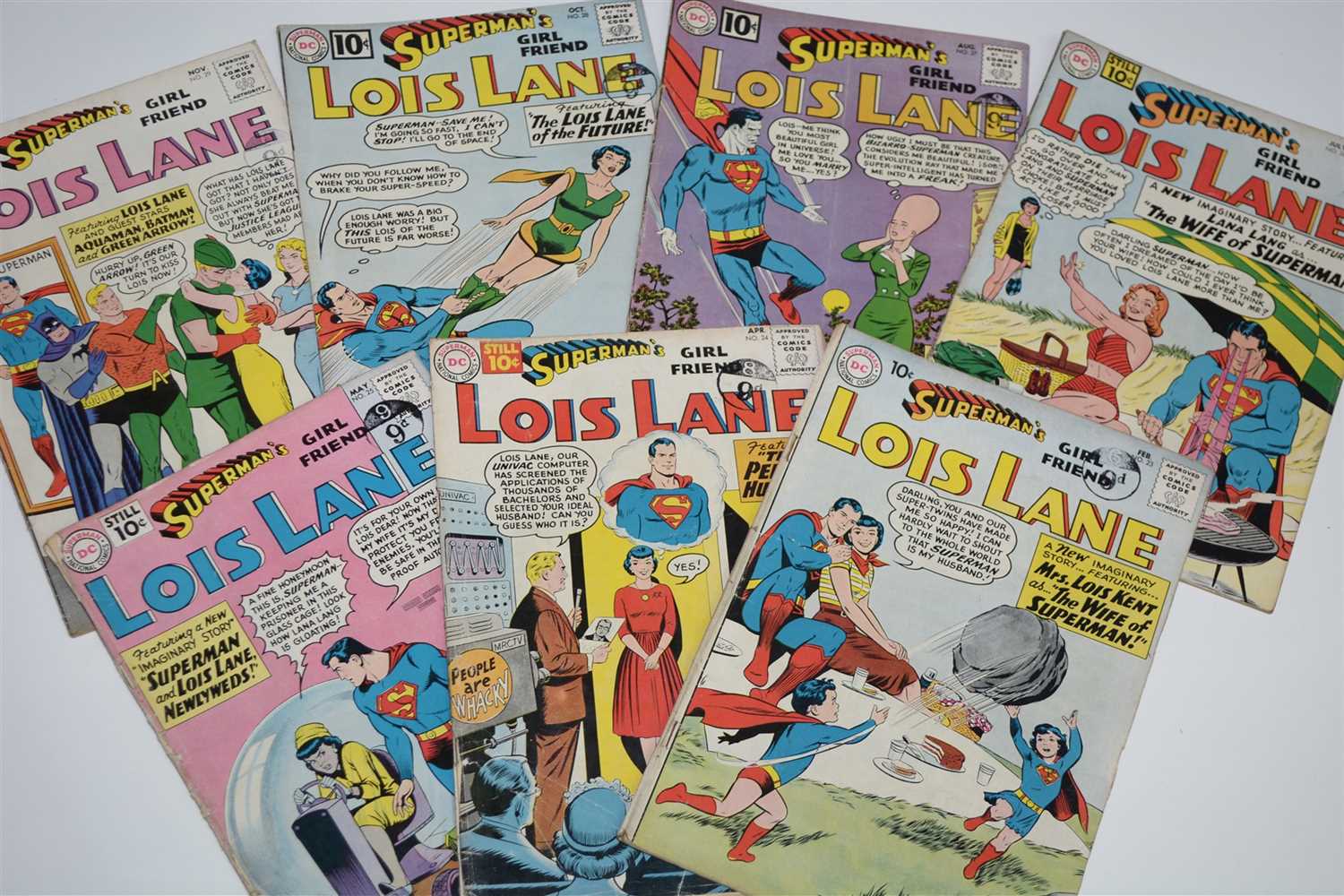 Lot 1470 - Lois Lane Comics