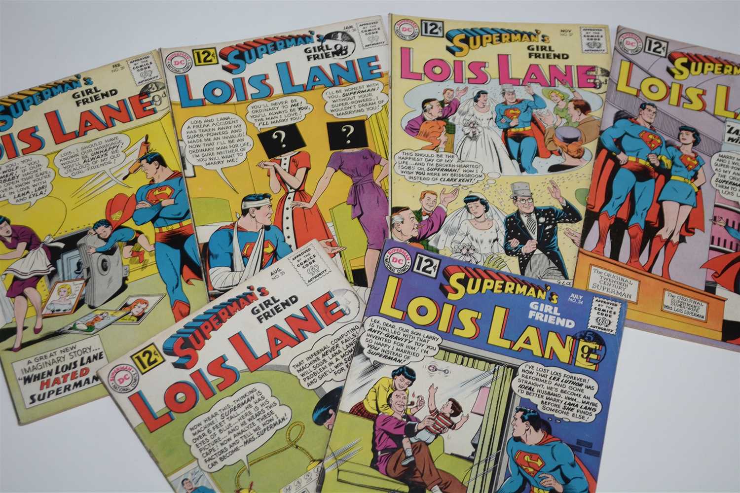 Lot 1472 - Lois Lane Comics